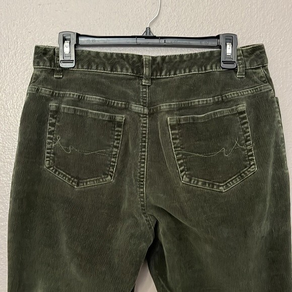St. John's Bay Straight Leg Stretch Women's Olive Green Corduroy Pants Size 10 - Picture 10 of 16